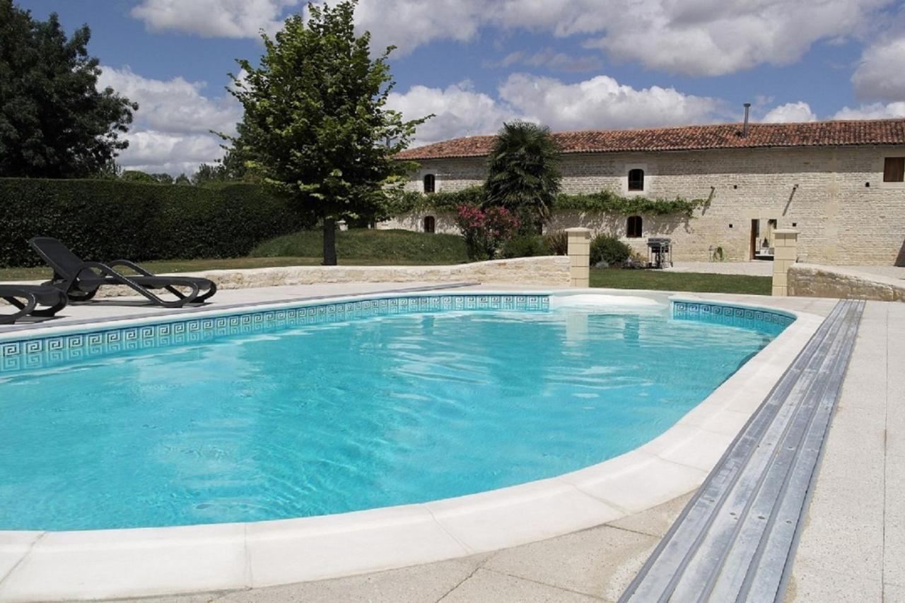 Gites Les Grandes Ecures Mons  ภายนอก รูปภาพ