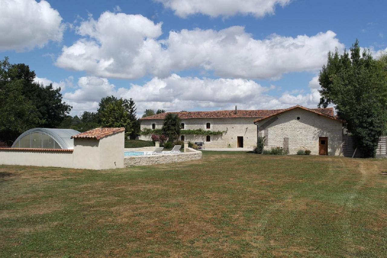 Gites Les Grandes Ecures Mons  ภายนอก รูปภาพ